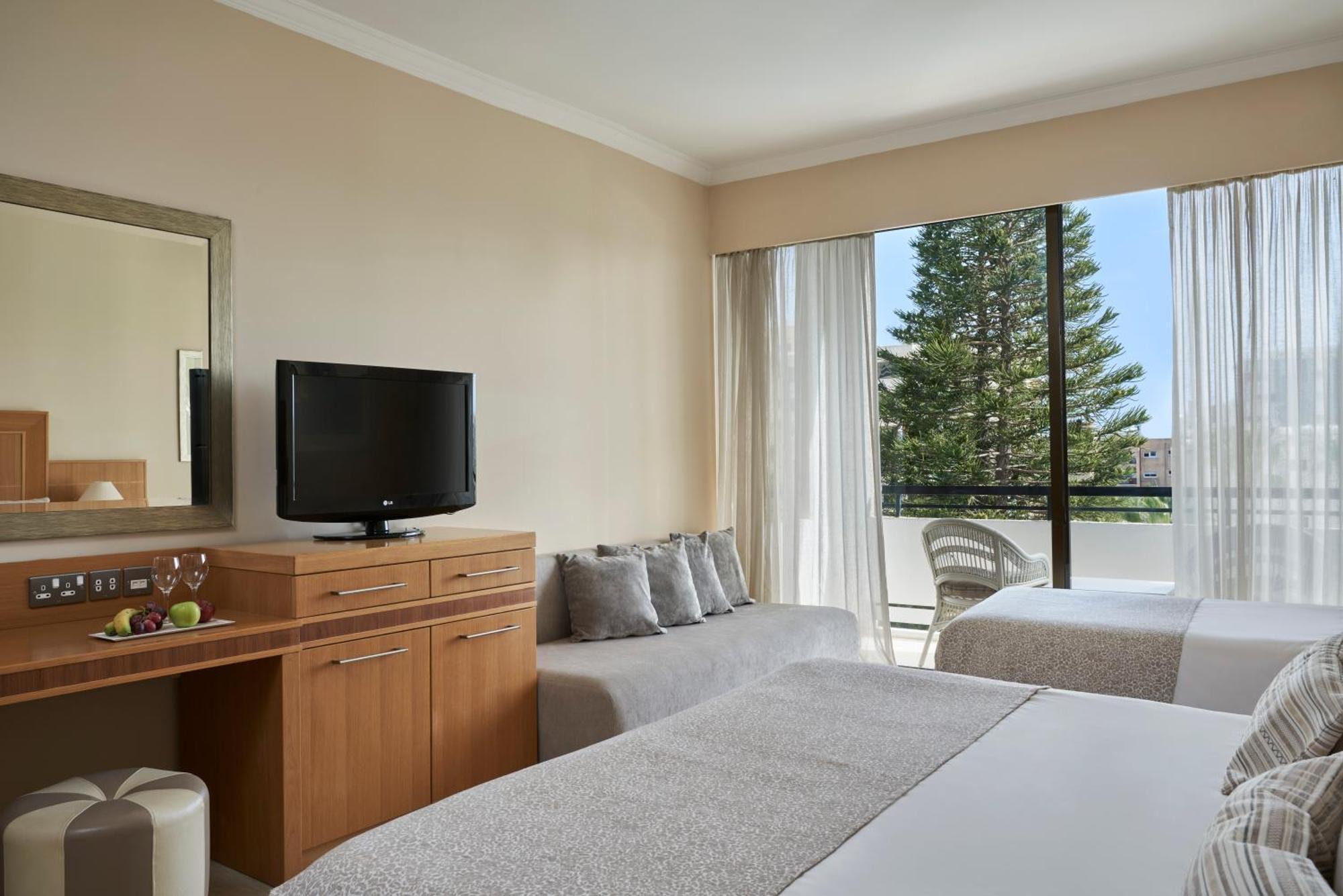 Atlantica Oasis Hotel Limassol Luaran gambar