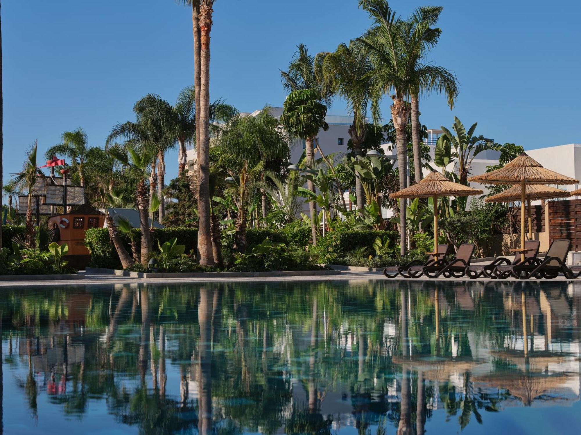 Atlantica Oasis Hotel Limassol Luaran gambar