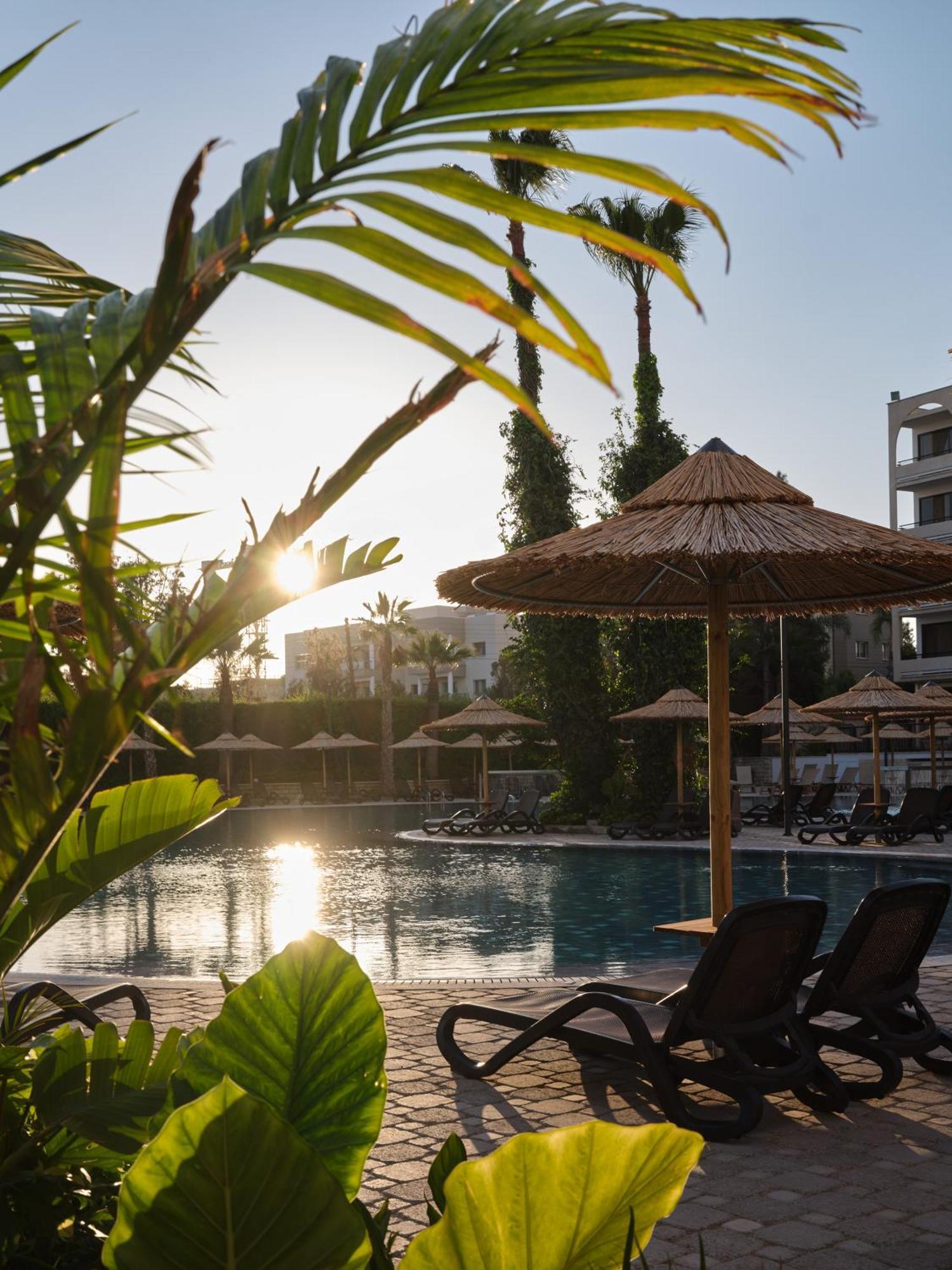 Atlantica Oasis Hotel Limassol Luaran gambar
